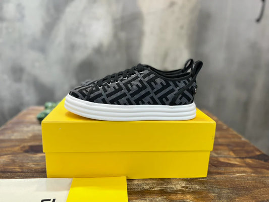 FENDI SNEAKER