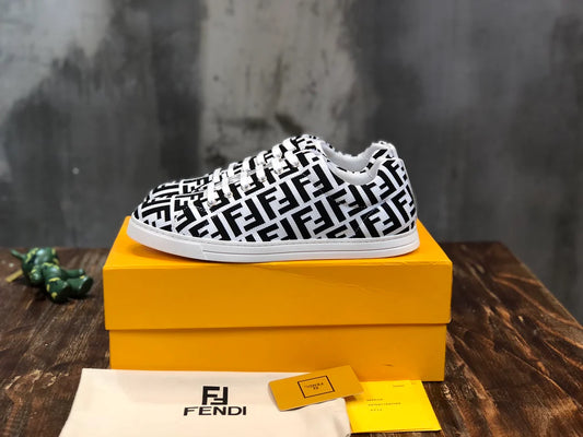 FENDI SNEAKER
