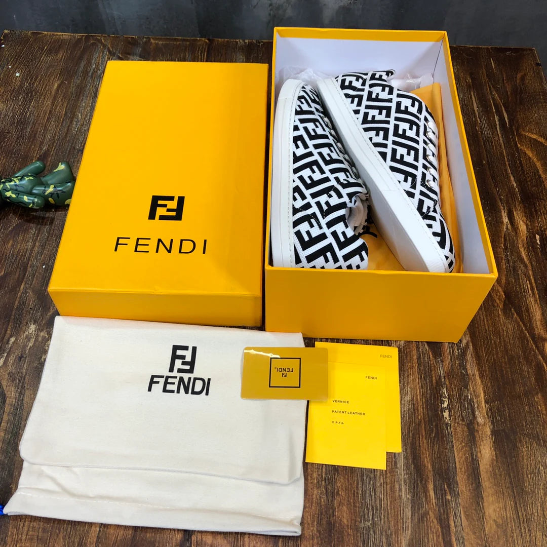 FENDI SNEAKER