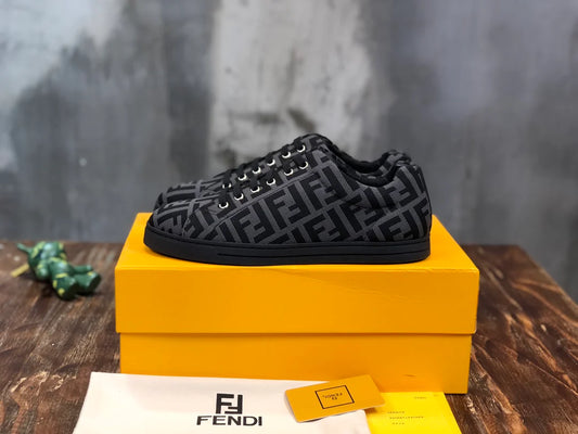 FENDI SNEAKER