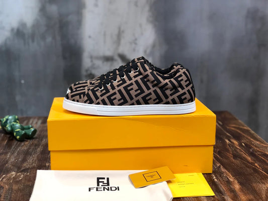 FENDI SNEAKER