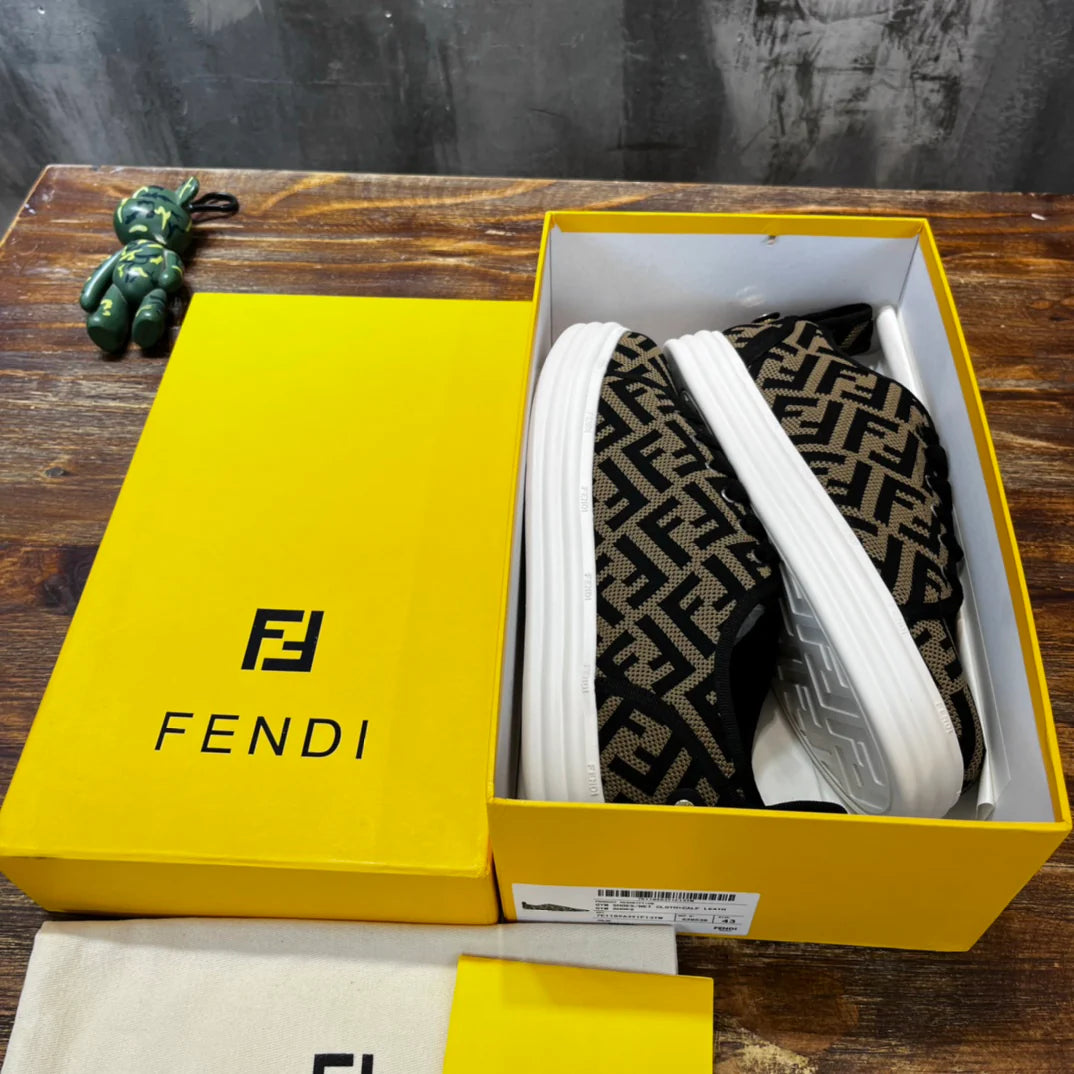 FENDI SNEAKER