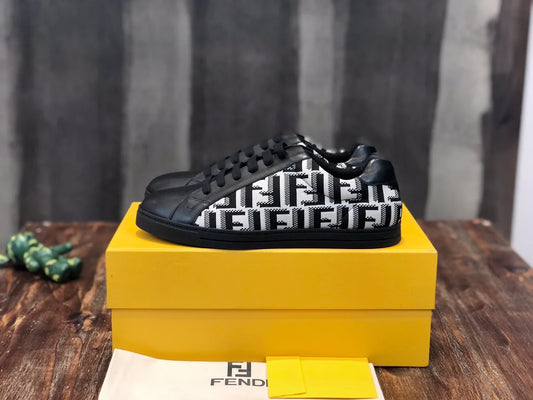 FENDI SNEAKER