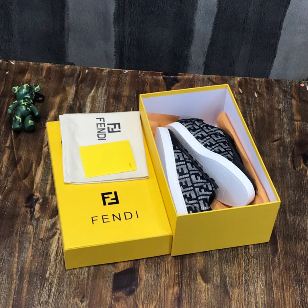 FENDI SNEAKER