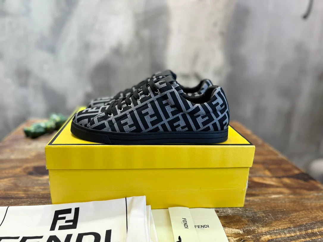 FENDI SNEAKER