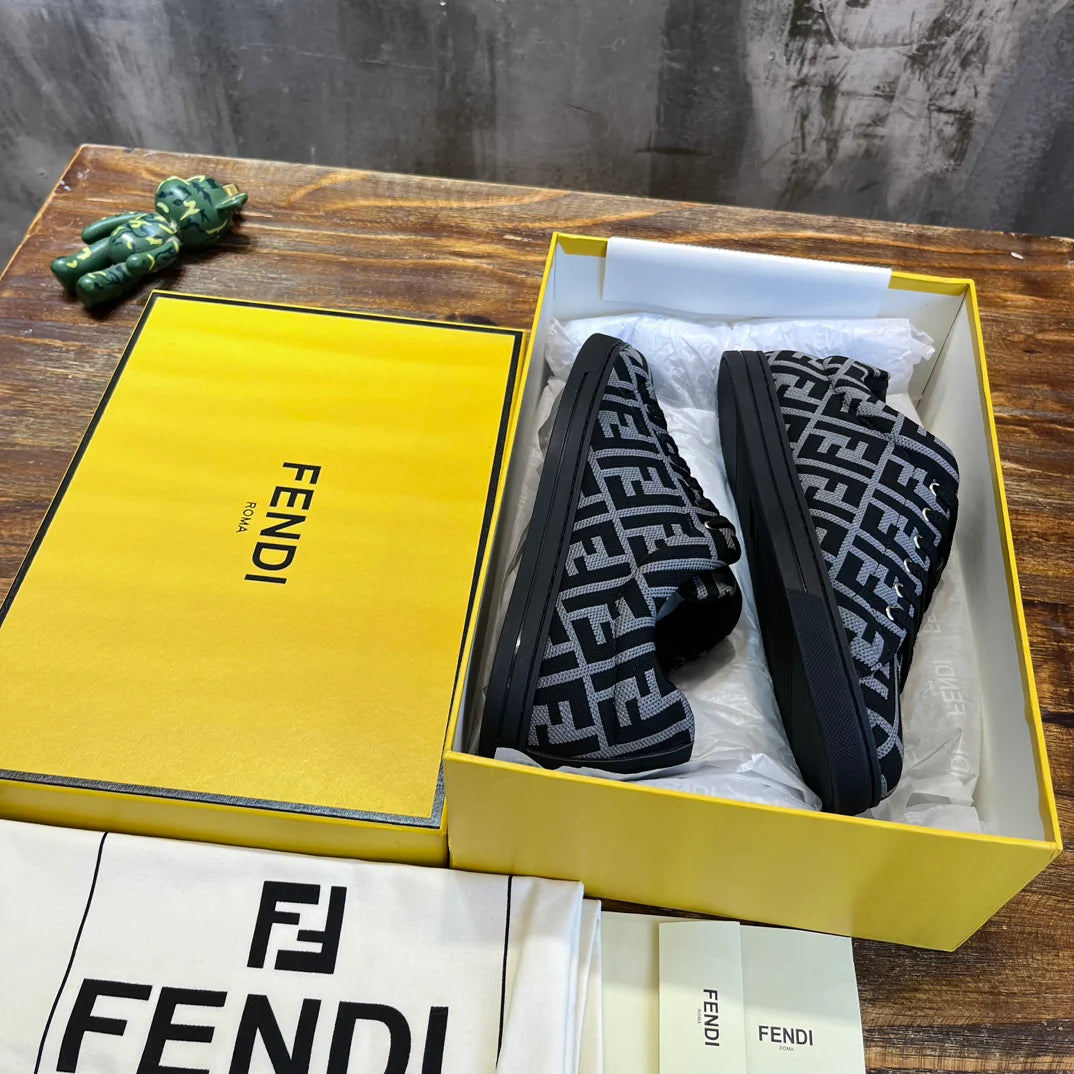 FENDI SNEAKER