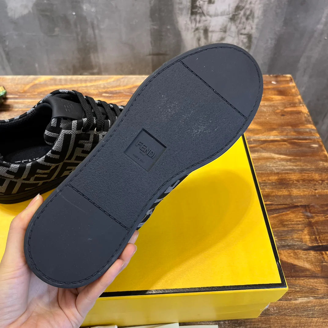 FENDI SNEAKER