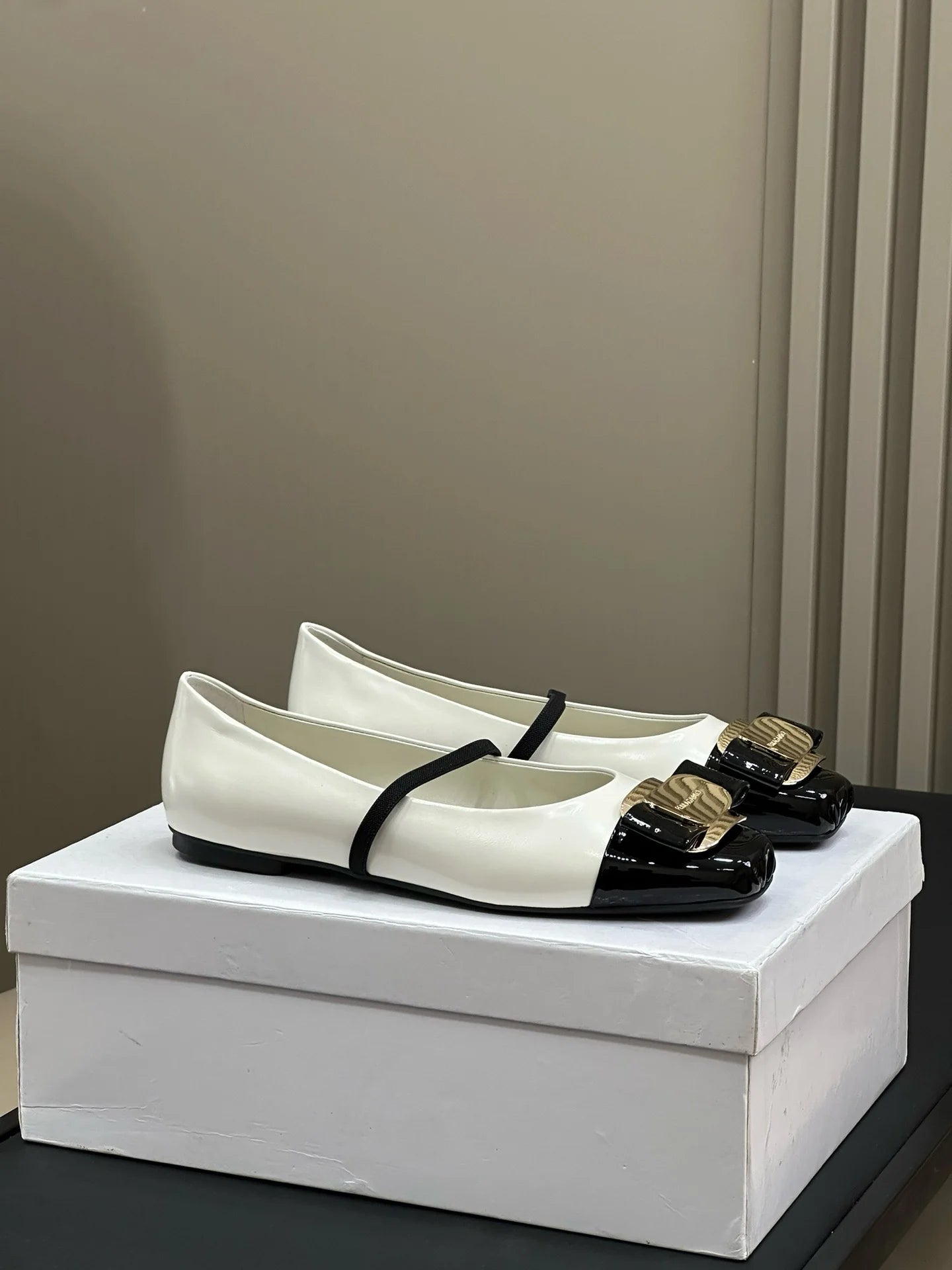 FERRAGAMO HEELS