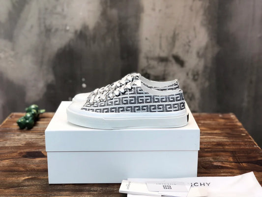 GVC SNEAKER