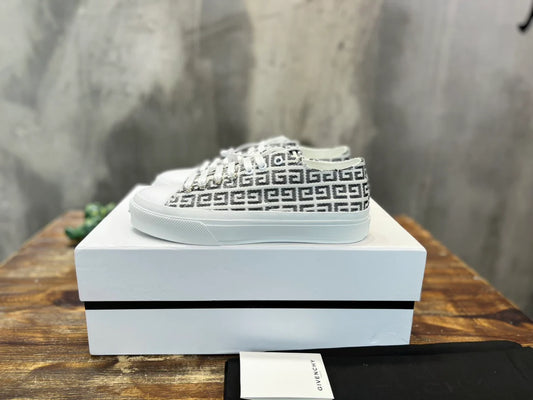 GVC SNEAKER
