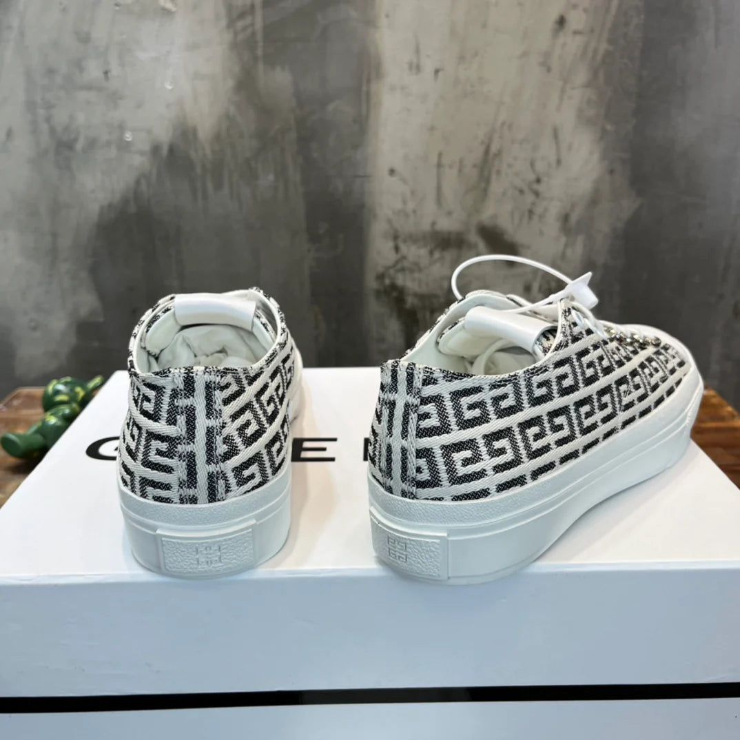 GVC SNEAKER