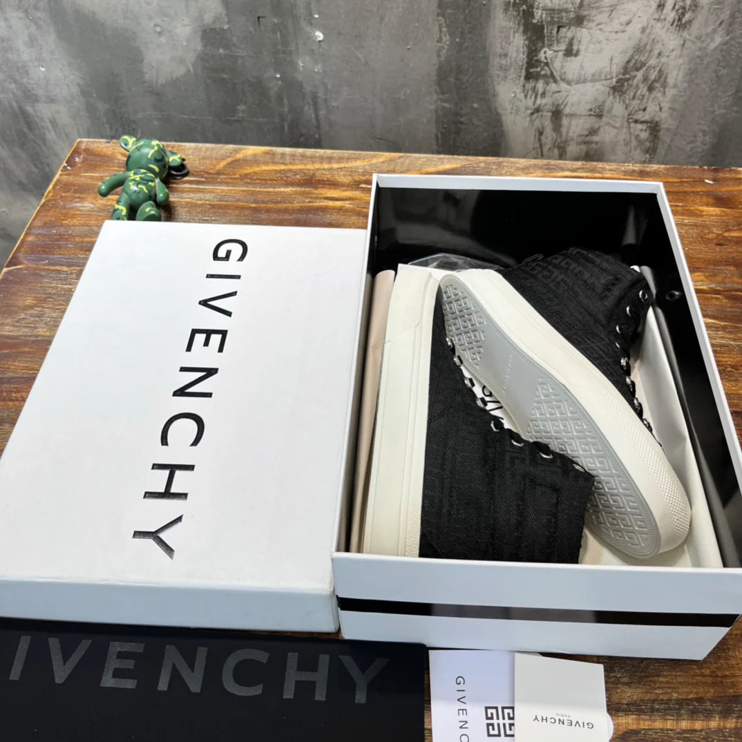 GVC SNEAKER