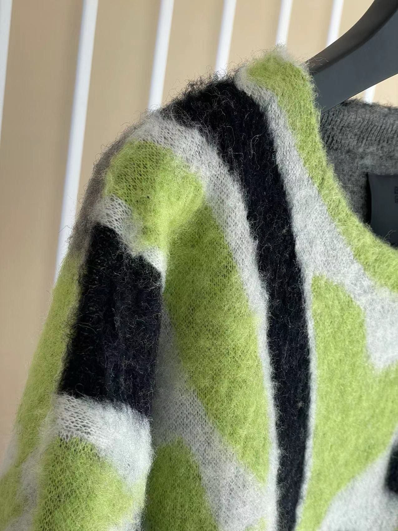 GVC SWEATER
