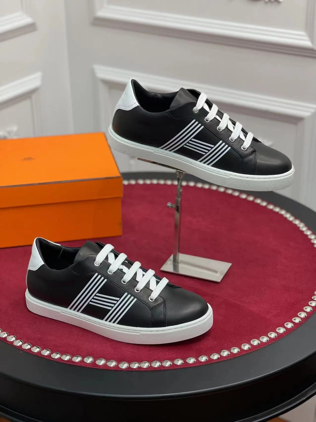 HERMES SNEAKER