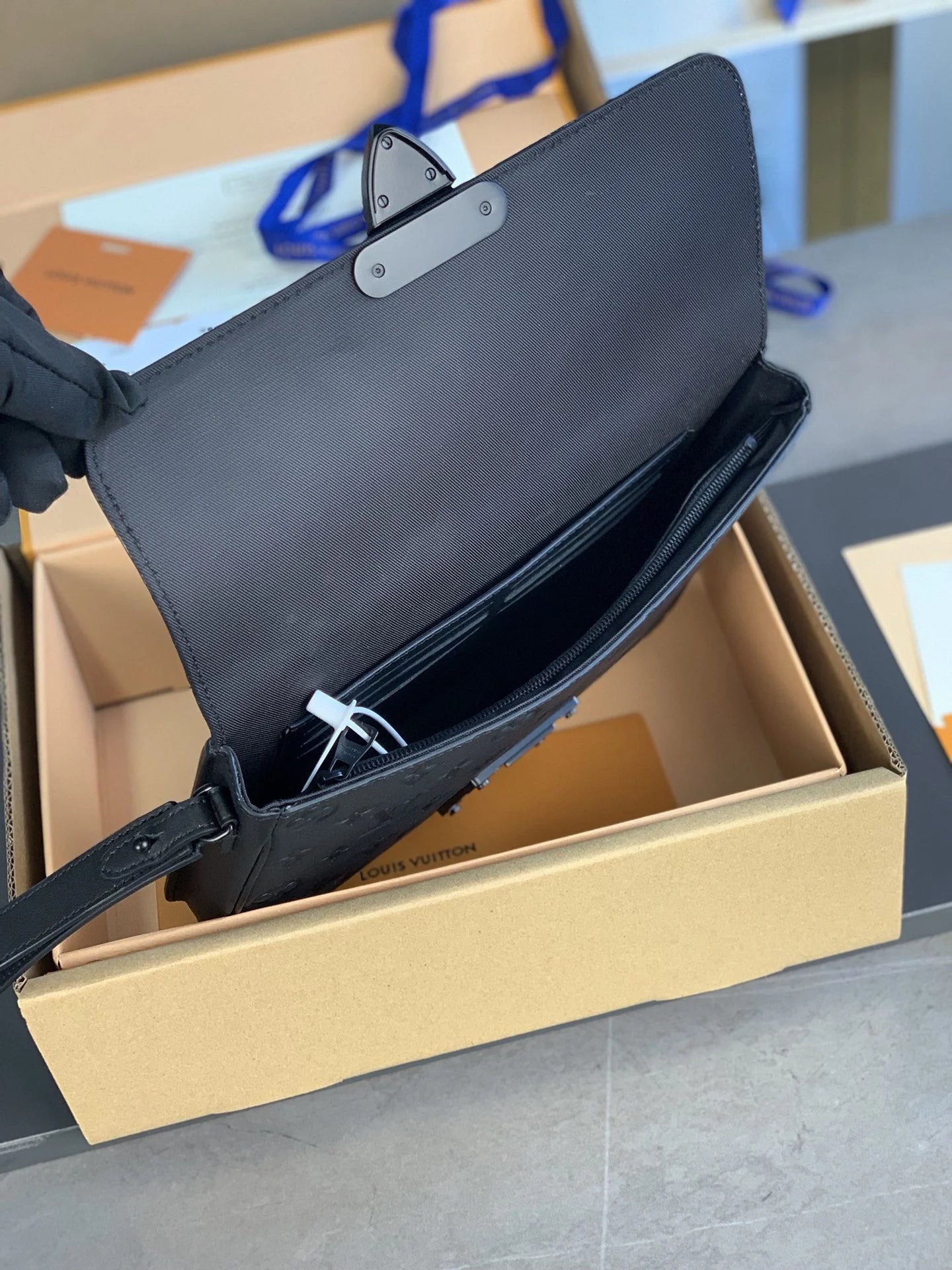 LV BAG