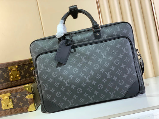LV BAG M