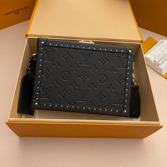 LV BAG M