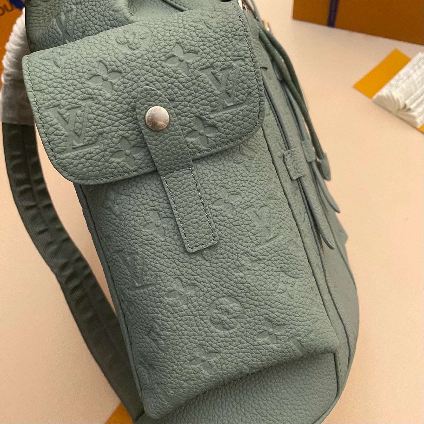 LV BAG M