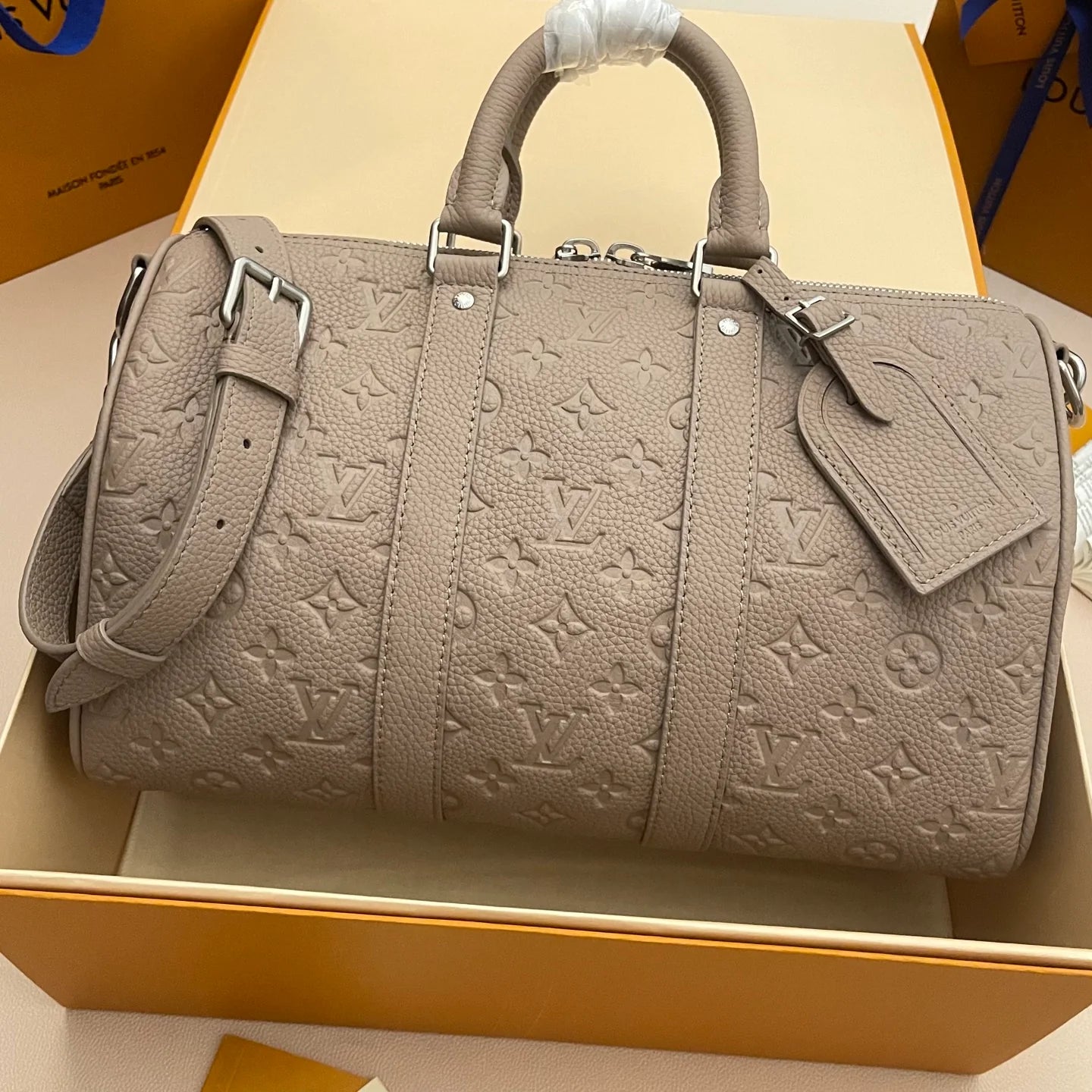 LV BAG M