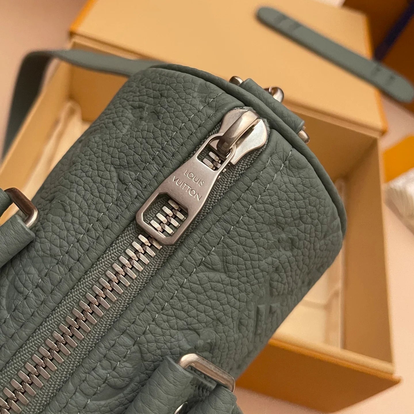 LV BAG M