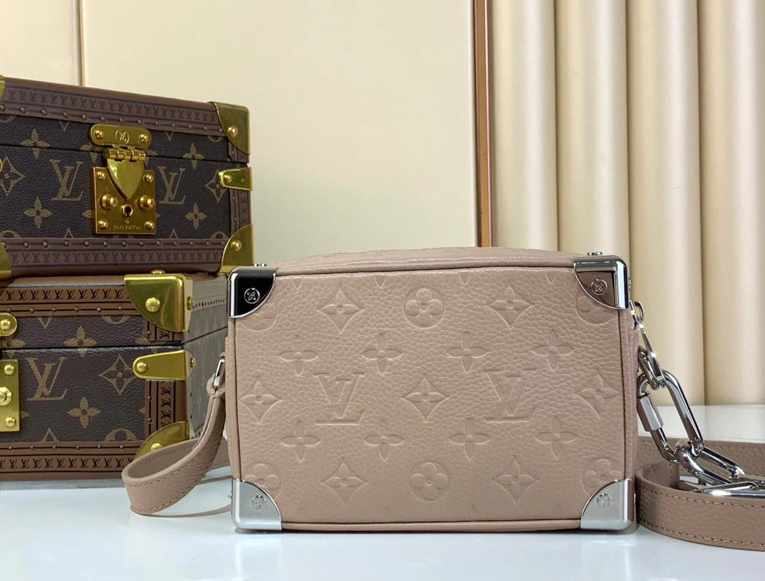 LV BAG M