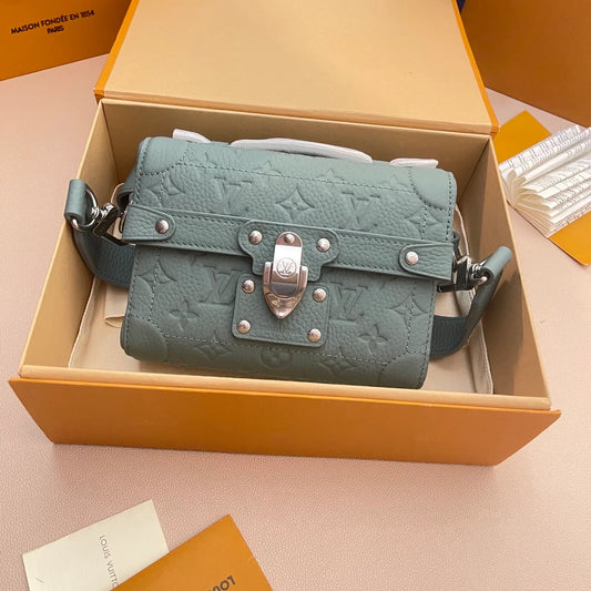 LV BAG M