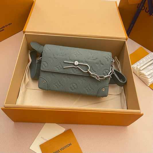 LV BAG M
