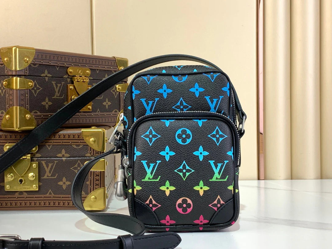 LV BAG M