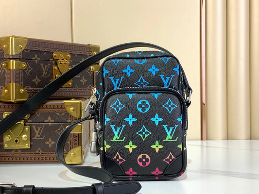 LV BAG M