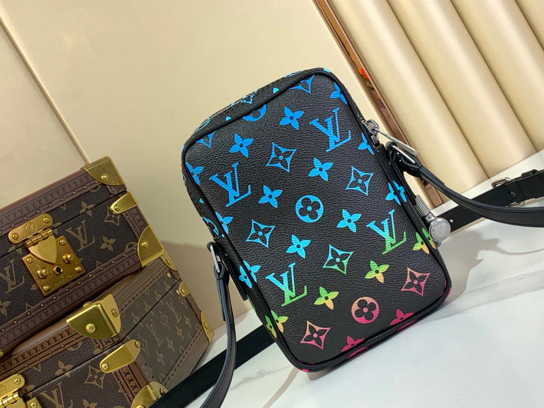 LV BAG M