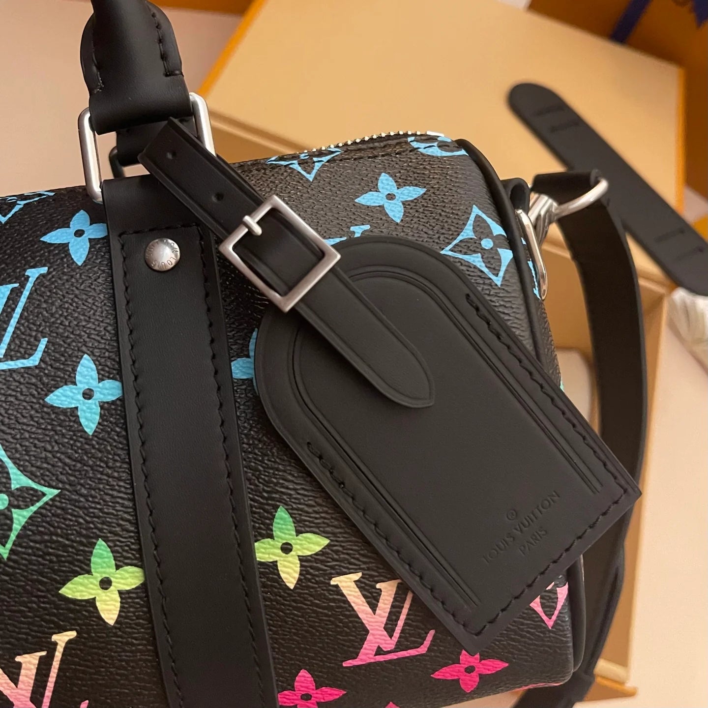 LV BAG M