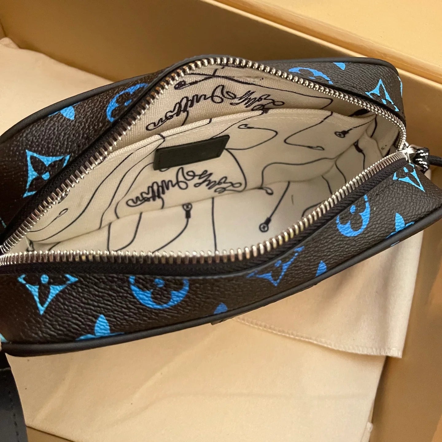 LV BAG M