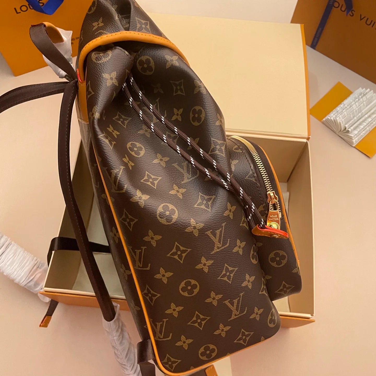 LV BAG M