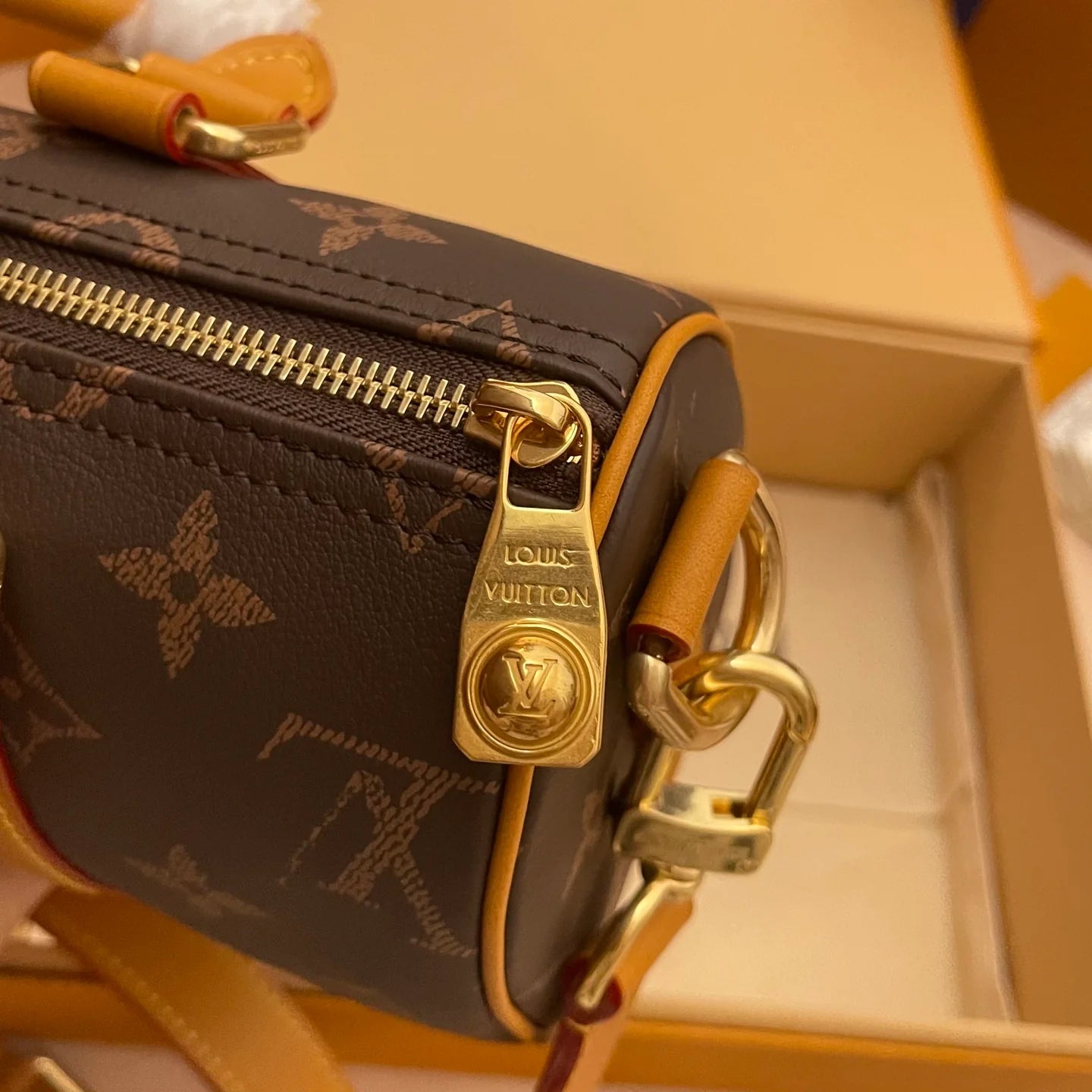 LV BAG M