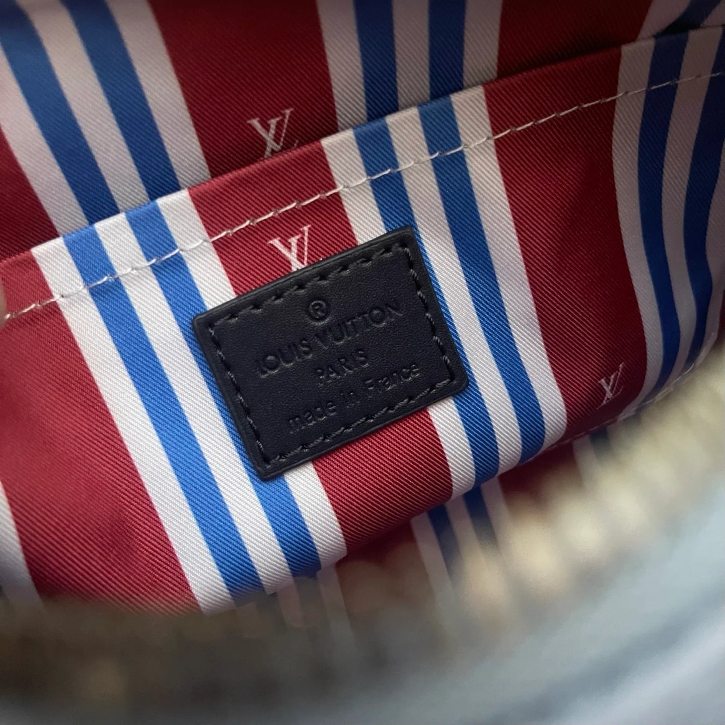 LV BAG M