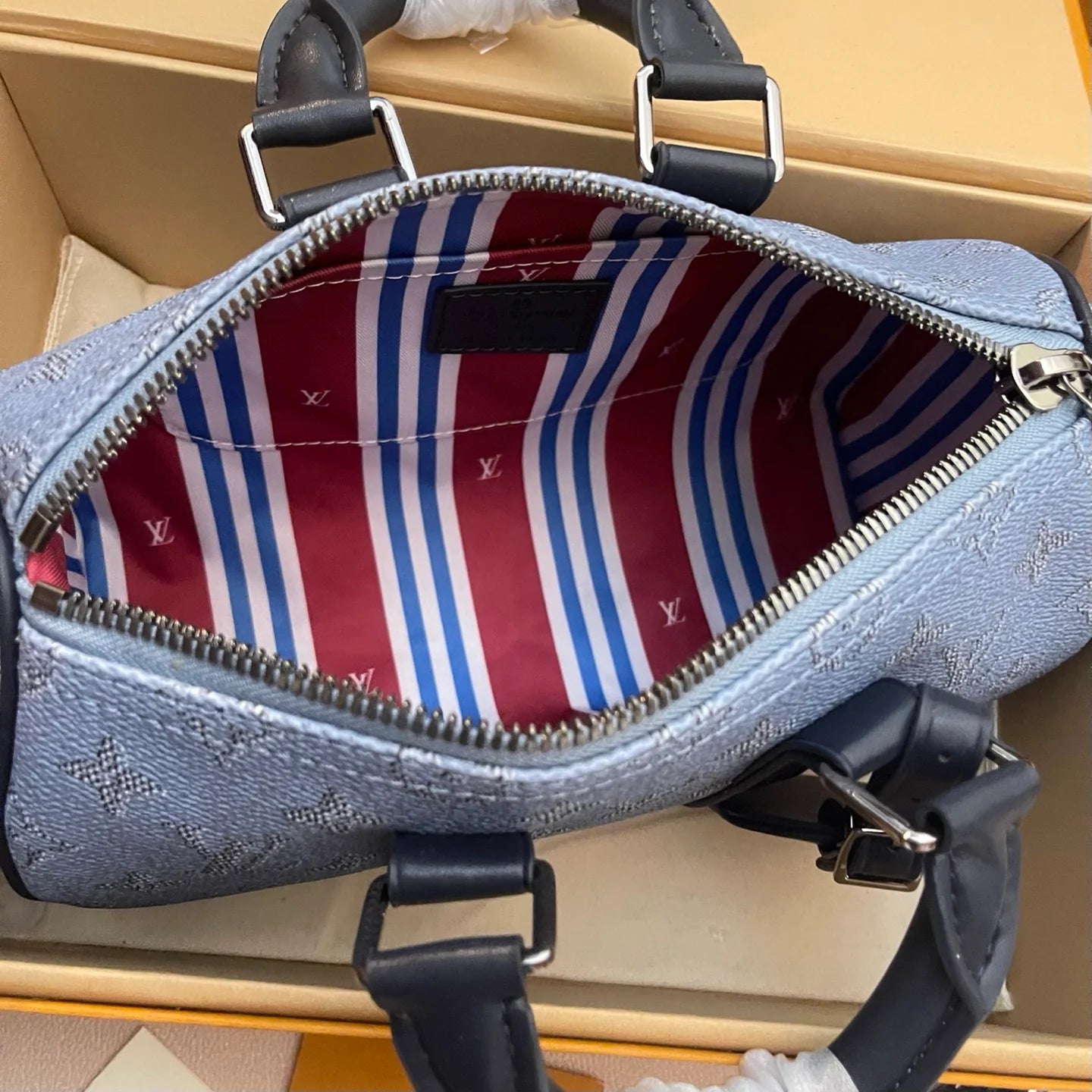 LV BAG M