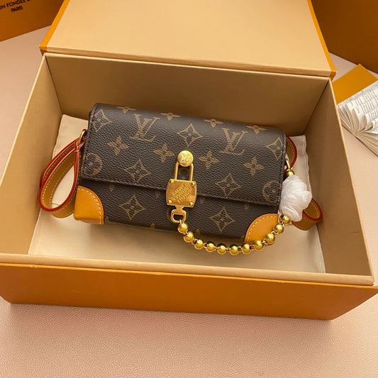 LV BAG M
