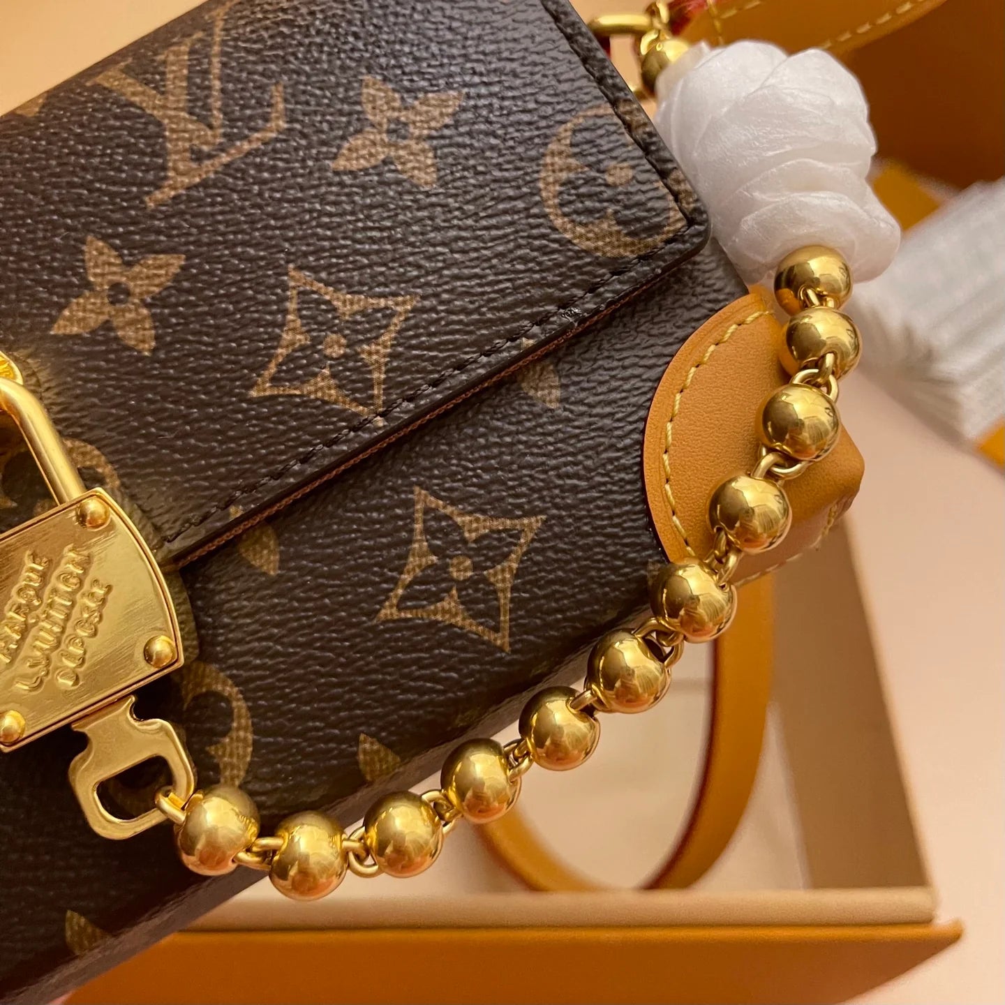 LV BAG M