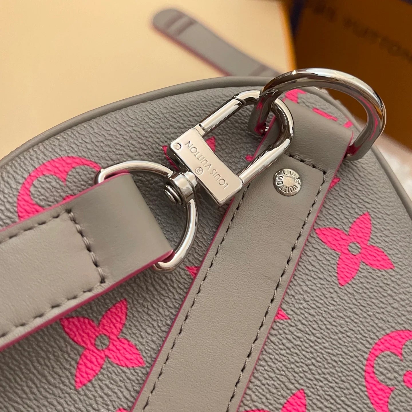 LV BAG M