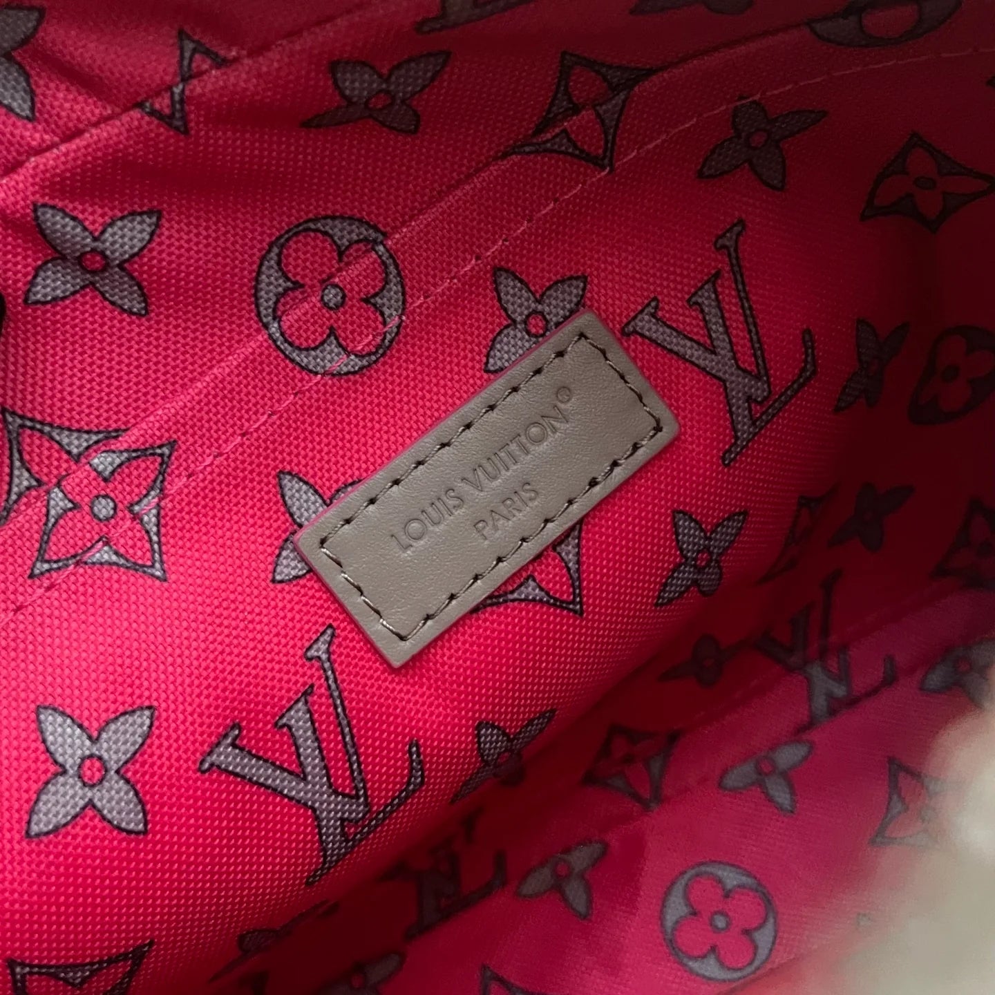 LV BAG M