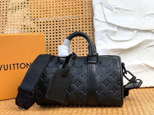 LV BAG M20900