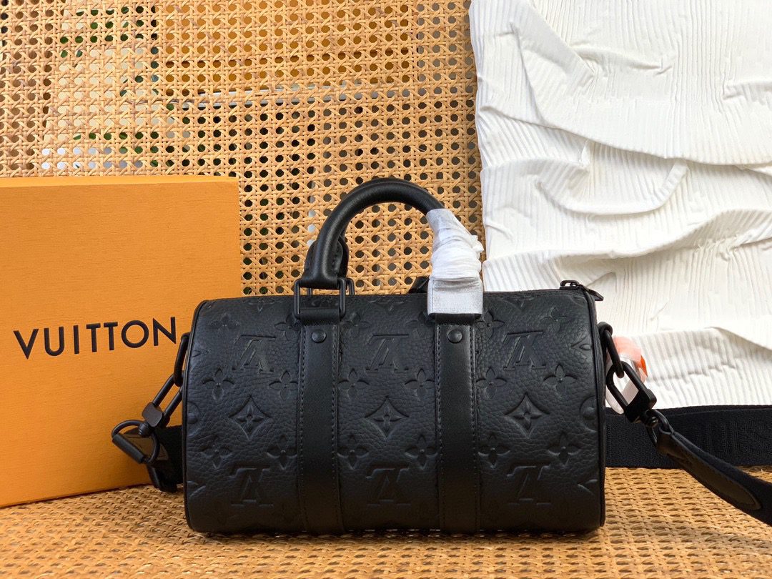 LV BAG M20900