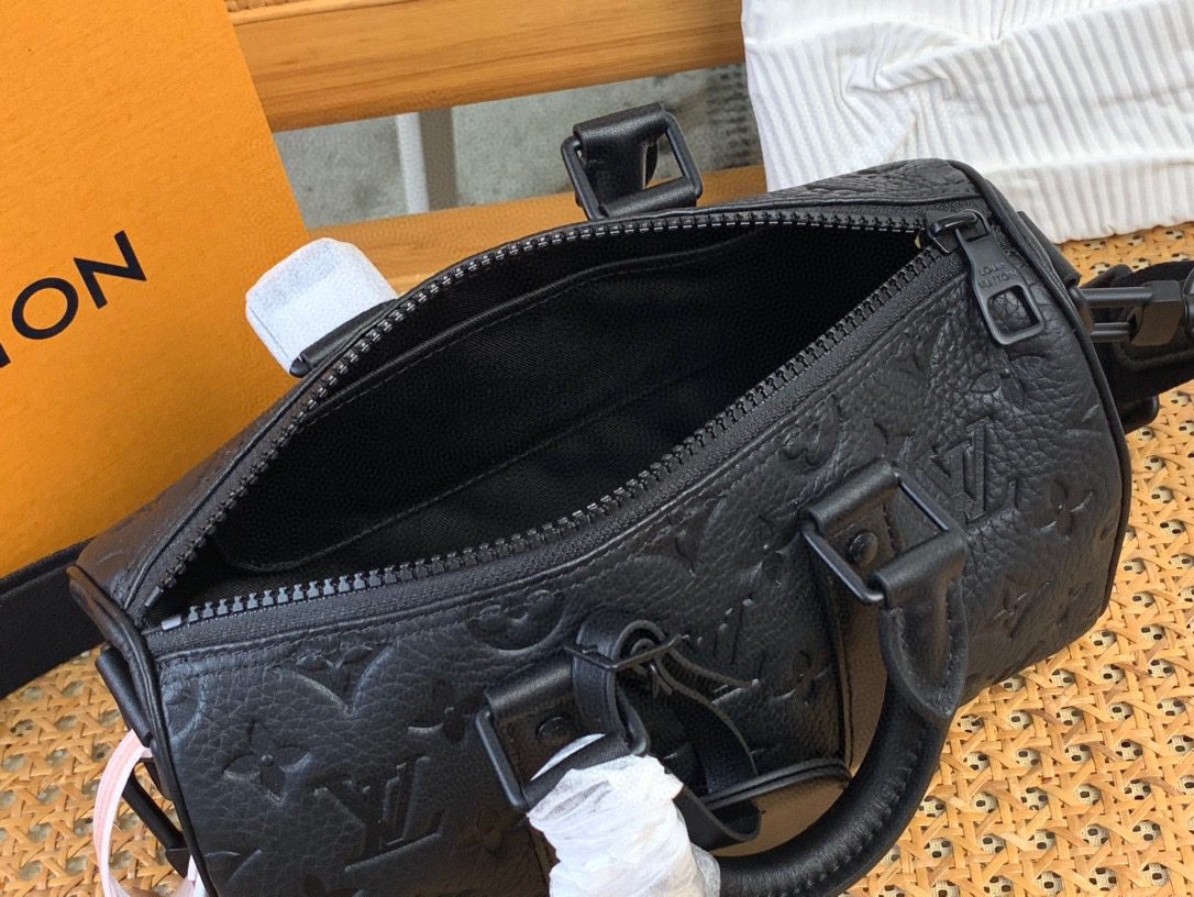 LV BAG M20900