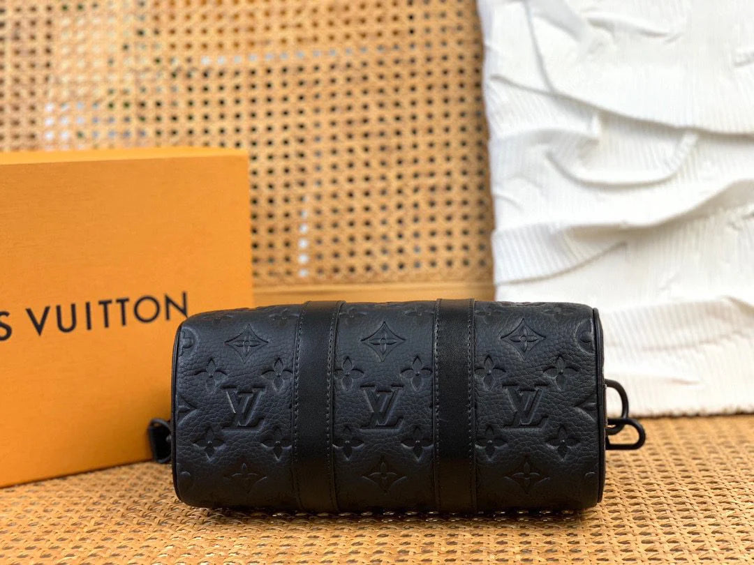 LV BAG M20900