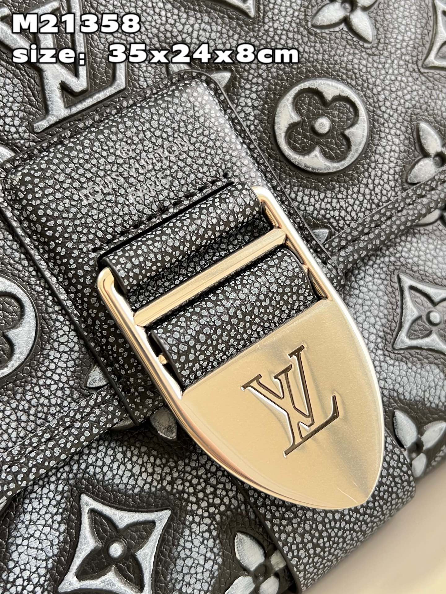 LV BAG M