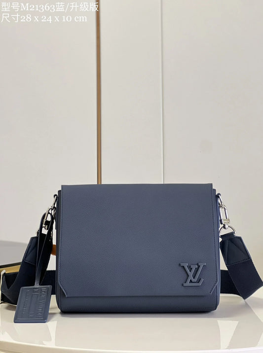 LV BAG M