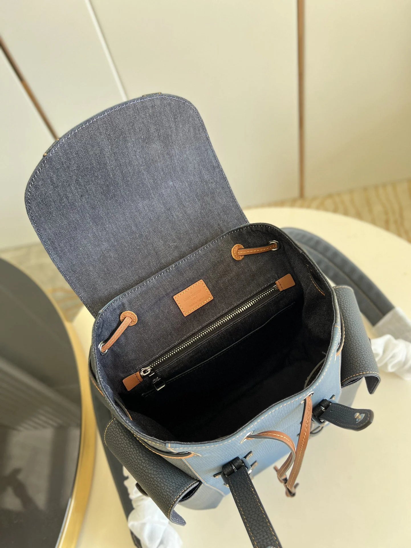 LV BAG M