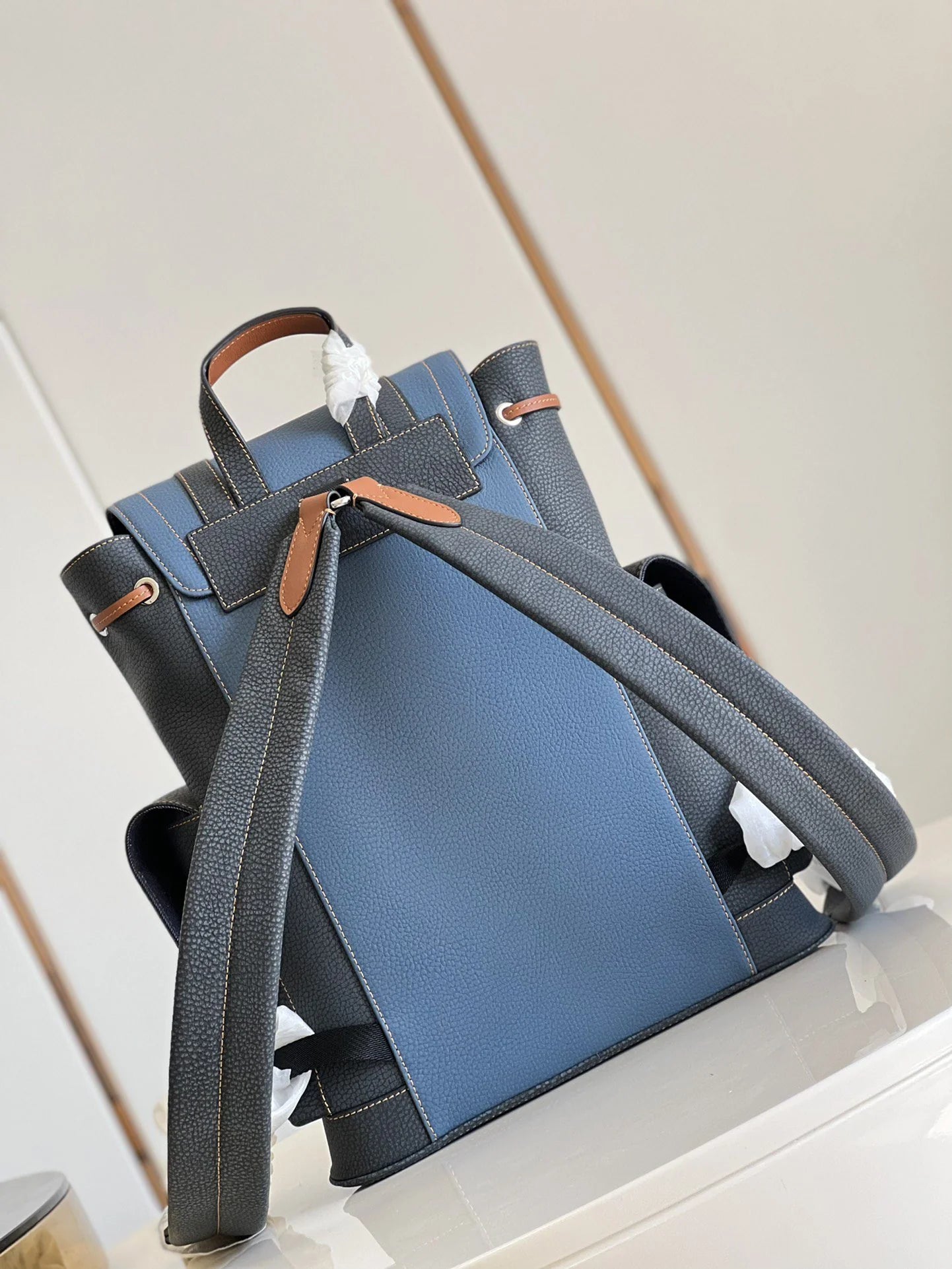 LV BAG M