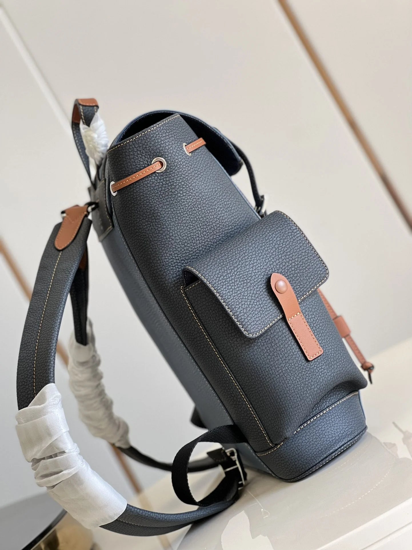 LV BAG M