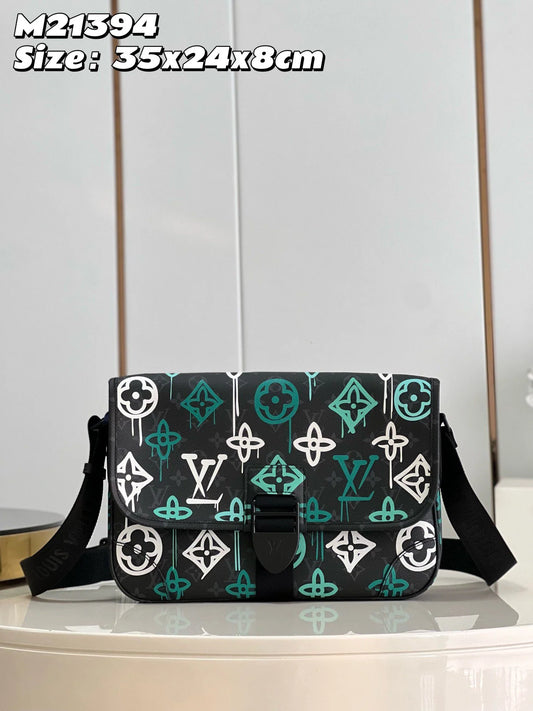LV BAG M